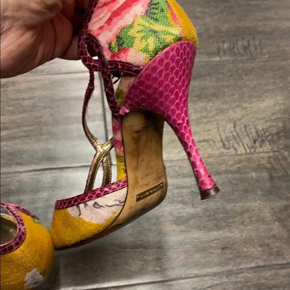 Dolce and Gabbana Floral heels - Picture 11 of 12